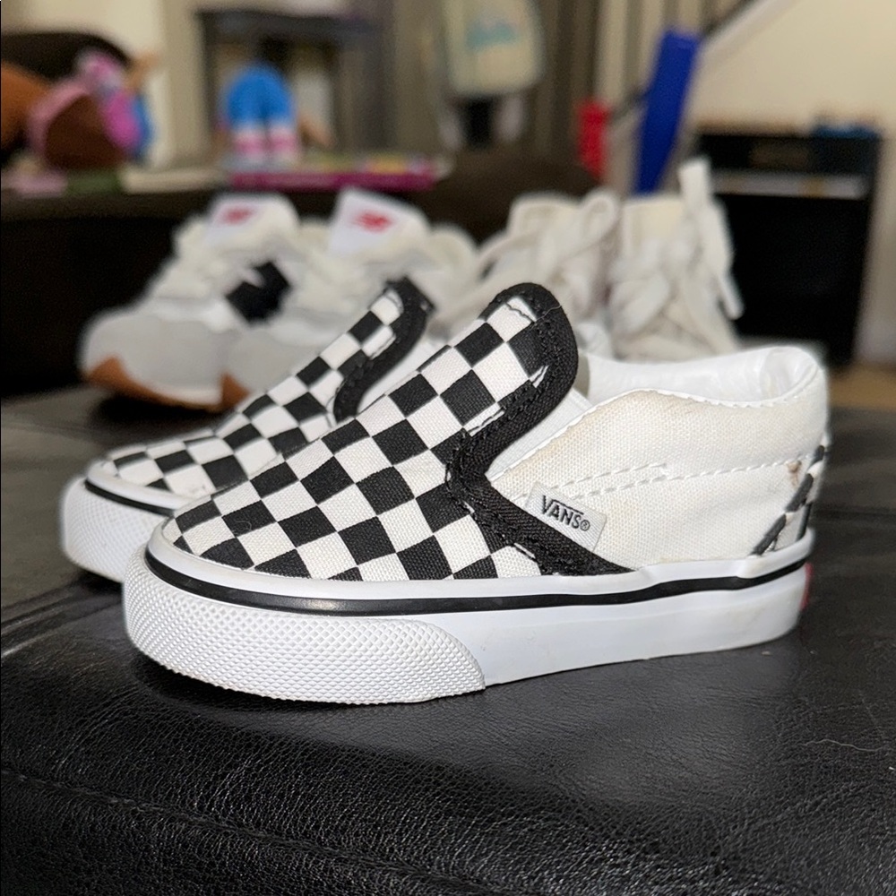 Vans Black and White Sneakers Classic Sk8-Hi